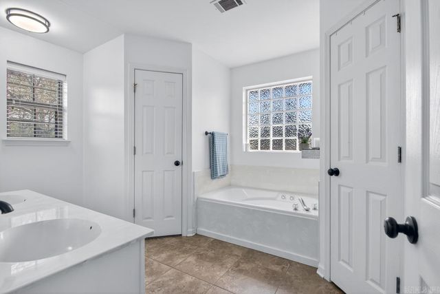 1014 Spring Creek Cove, Benton, AR 72015