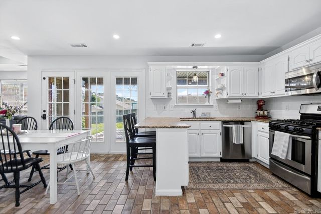 1014 Spring Creek Cove, Benton, AR 72015