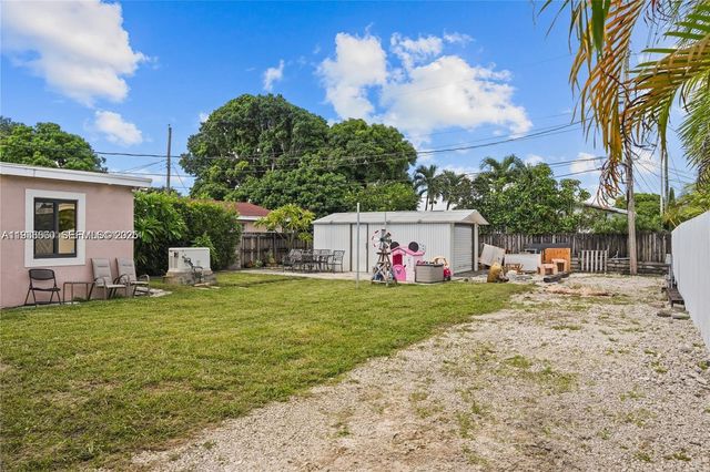 117 W 34th St, Hialeah, FL 33012
