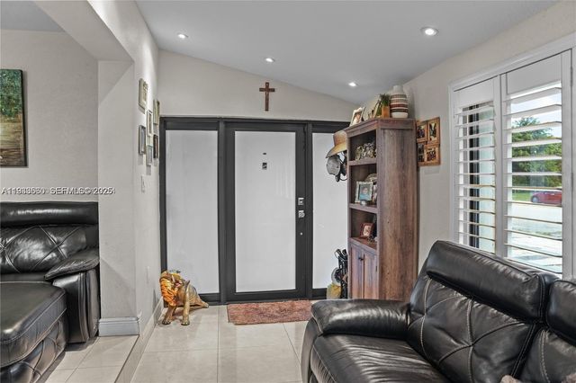 117 W 34th St, Hialeah, FL 33012