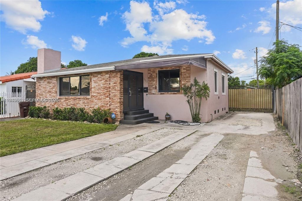 117 W 34th St, Hialeah, FL 33012