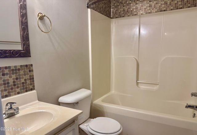 2502 Bluff View Court B, Greenville, NC 27834