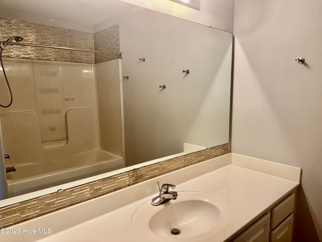 2502 Bluff View Court B, Greenville, NC 27834