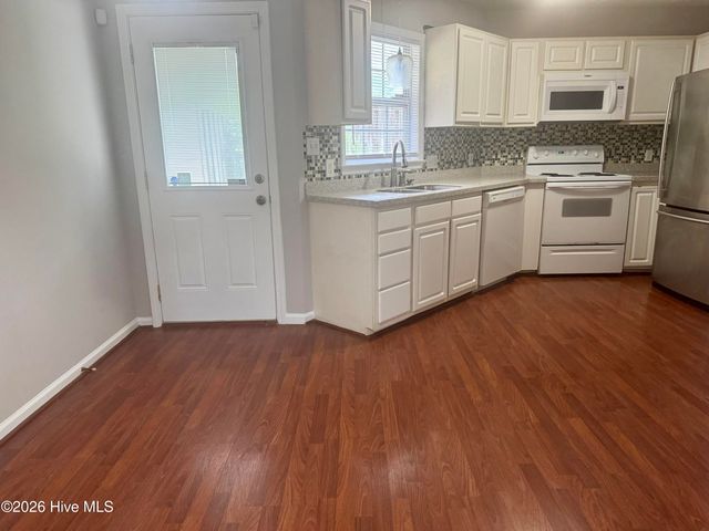 2502 Bluff View Court B, Greenville, NC 27834