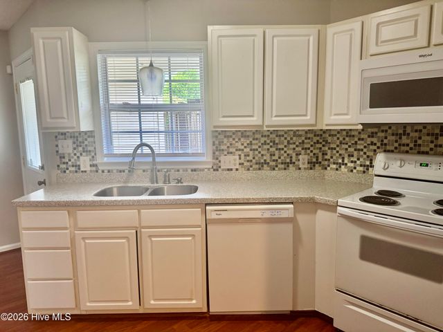 2502 Bluff View Court B, Greenville, NC 27834