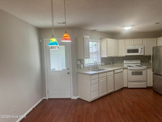 2502 Bluff View Court B, Greenville, NC 27834