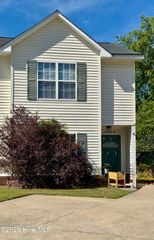 2502 Bluff View Court B, Greenville, NC 27834