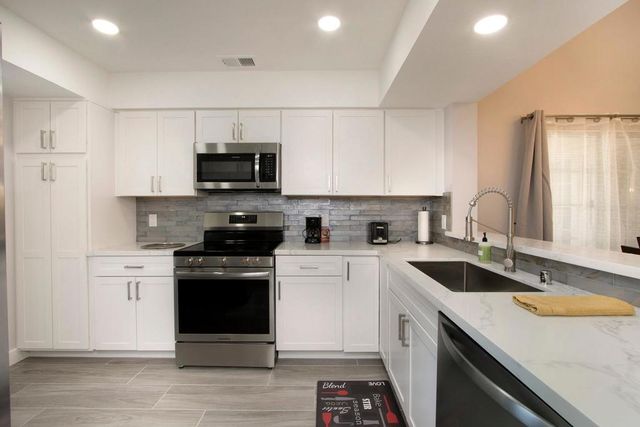 164 Desert Falls Drive E, Palm Desert, CA 92211