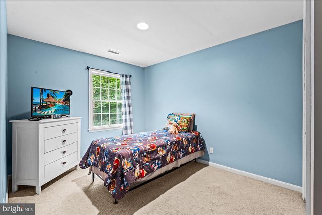 8012 PEMBROKE CIR, Spotsylvania, VA 22551