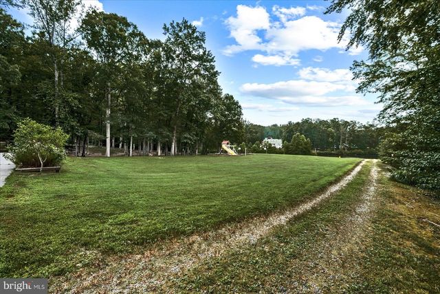8012 PEMBROKE CIR, Spotsylvania, VA 22551