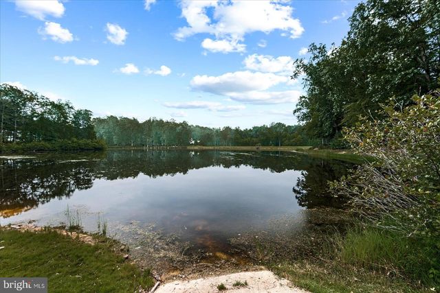 8012 PEMBROKE CIR, Spotsylvania, VA 22551