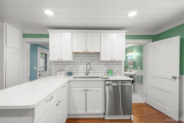 406 E Sherman Street, Holly, MI 48442