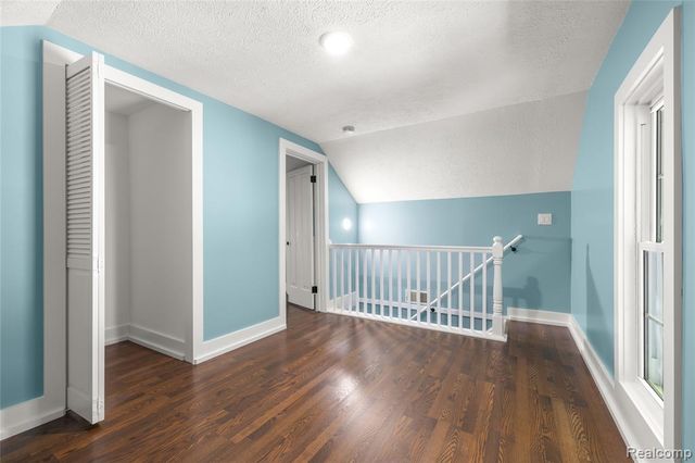 406 E Sherman Street, Holly, MI 48442