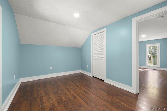 406 E Sherman Street, Holly, MI 48442