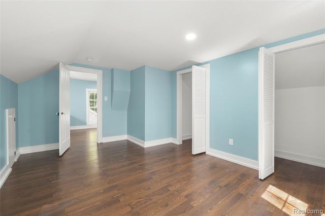 406 E Sherman Street, Holly, MI 48442
