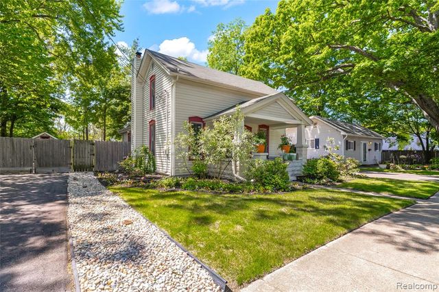 406 E Sherman Street, Holly, MI 48442