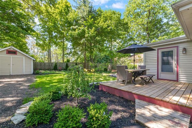 406 E Sherman Street, Holly, MI 48442