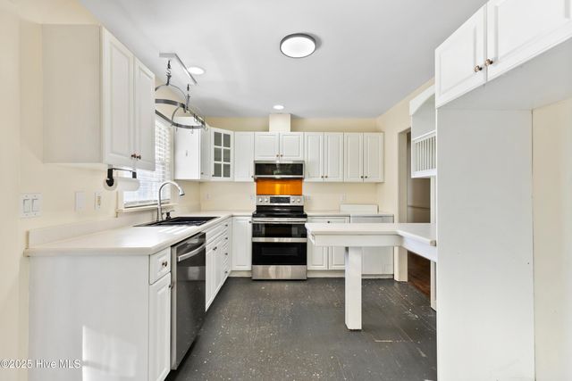 2612 Princess Place Drive, Wilmington, NC 28405