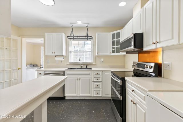 2612 Princess Place Drive, Wilmington, NC 28405