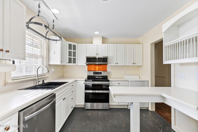 2612 Princess Place Drive, Wilmington, NC 28405