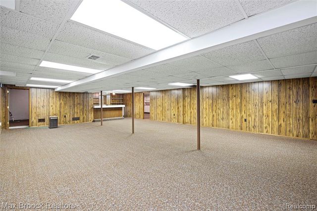 28977 Lake Park Dr. Drive, Farmington, MI 48331