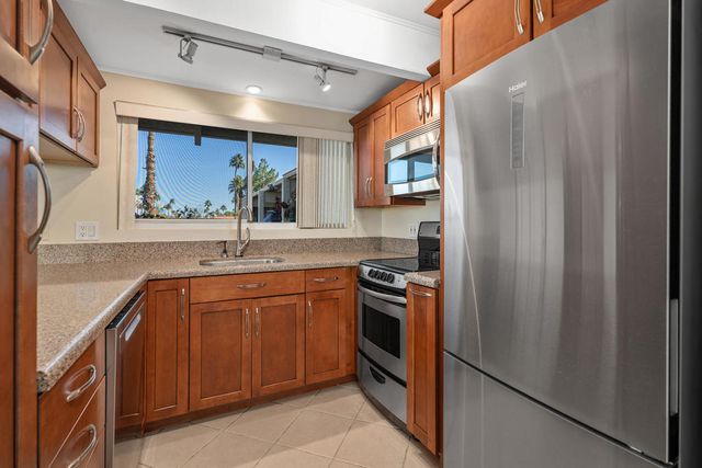 46185 California 74 23, Palm Desert, CA 92260