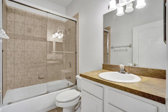 5825 NW Zenith Drive, Port St. Lucie, FL 34986