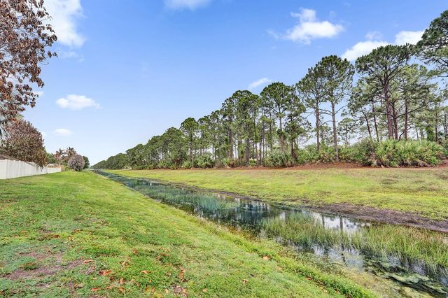 5825 NW Zenith Drive, Port St. Lucie, FL 34986