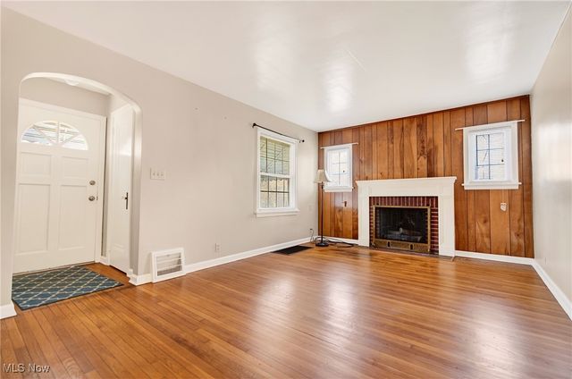 6410 El Mar Drive NW, North Canton, OH 44720