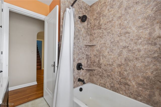 6410 El Mar Drive NW, North Canton, OH 44720