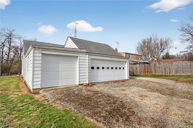 6410 El Mar Drive NW, North Canton, OH 44720