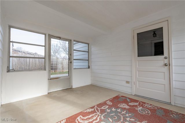 6410 El Mar Drive NW, North Canton, OH 44720