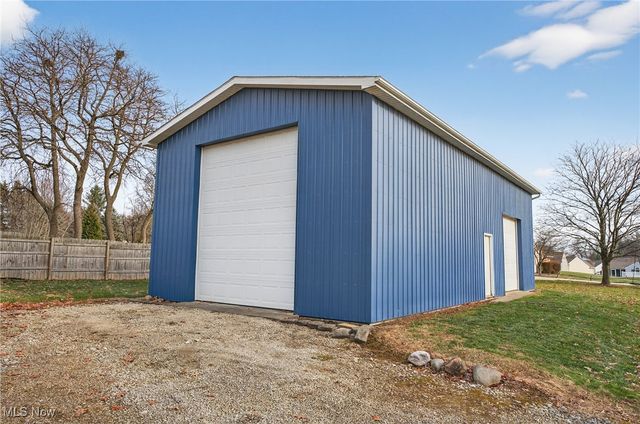 6410 El Mar Drive NW, North Canton, OH 44720