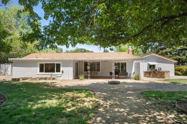 8424 Aplite Ct, Citrus Heights, CA 95610
