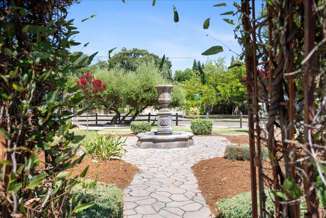 8424 Aplite Ct, Citrus Heights, CA 95610