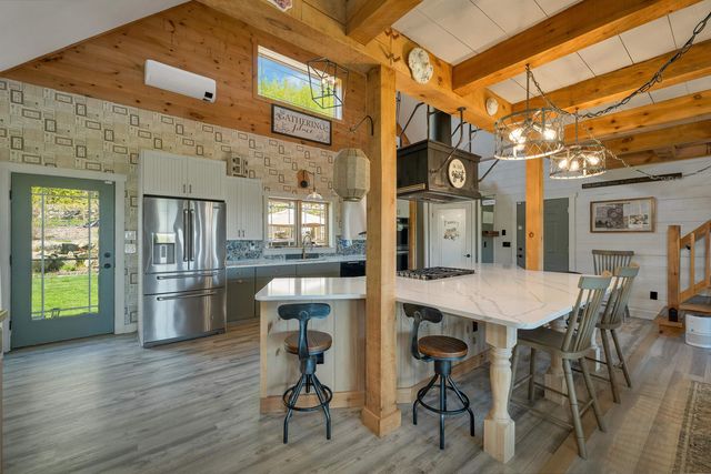 11 Vail Road, Sanbornton, NH 03269