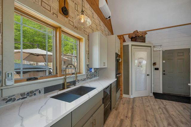 11 Vail Road, Sanbornton, NH 03269