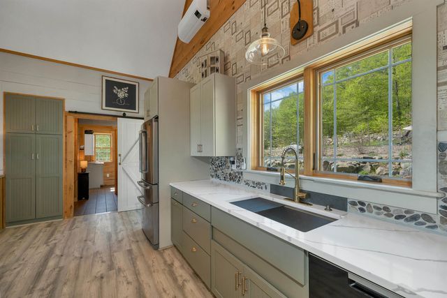 11 Vail Road, Sanbornton, NH 03269