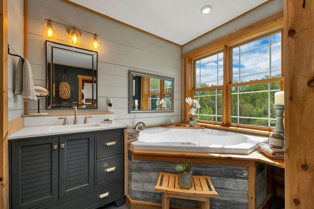 11 Vail Road, Sanbornton, NH 03269