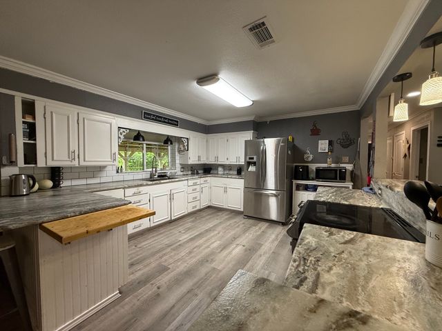 510 S Avenue O, Clifton, TX 76634