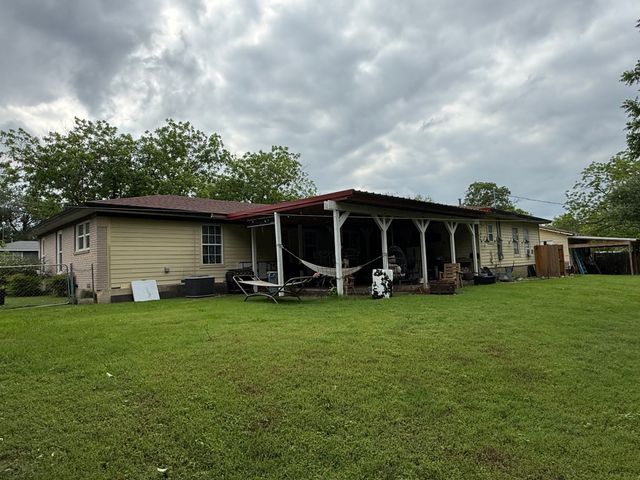 510 S Avenue O, Clifton, TX 76634