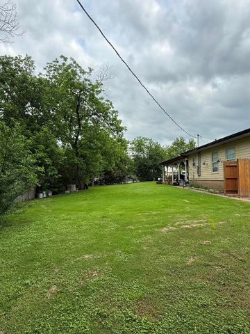 510 S Avenue O, Clifton, TX 76634