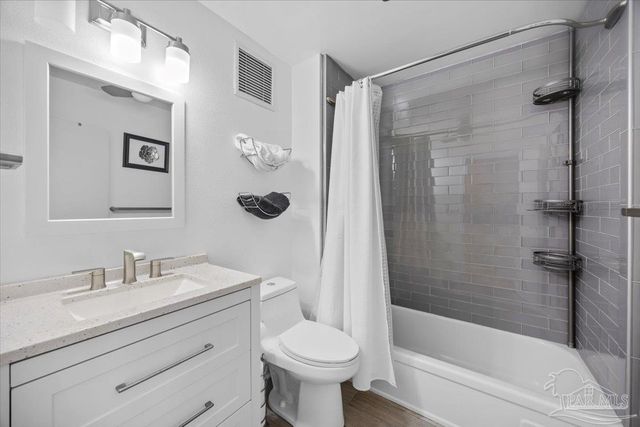 825 Bayshore 701, Pensacola, FL 32507