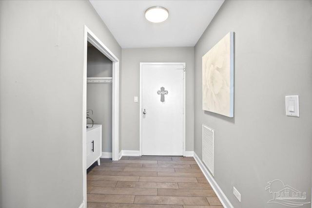 825 Bayshore 701, Pensacola, FL 32507