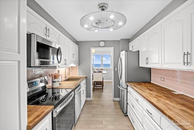 825 Bayshore 701, Pensacola, FL 32507