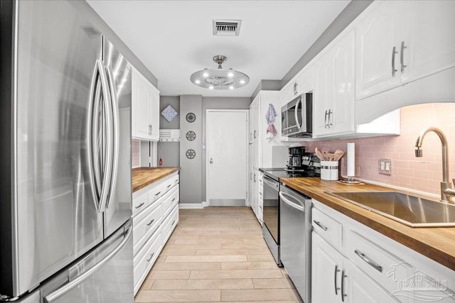 825 Bayshore 701, Pensacola, FL 32507