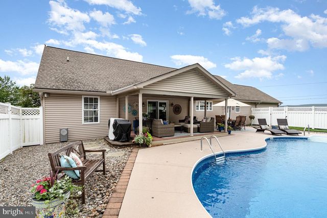 196 SPRING DR, Dillsburg, PA 17019