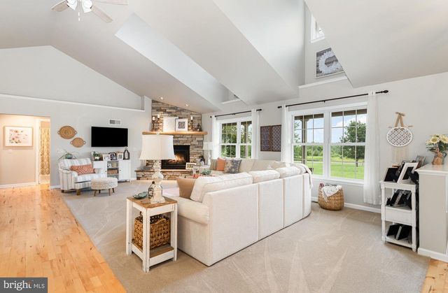 196 SPRING DR, Dillsburg, PA 17019