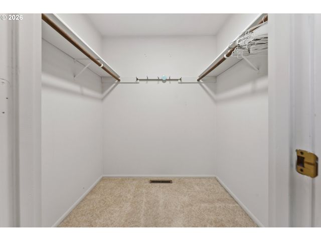 401 S CASCADE Dr, Woodburn, OR 97071