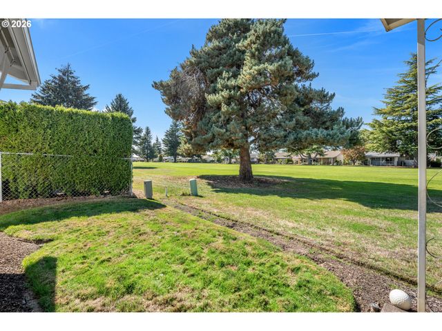 401 S CASCADE Dr, Woodburn, OR 97071